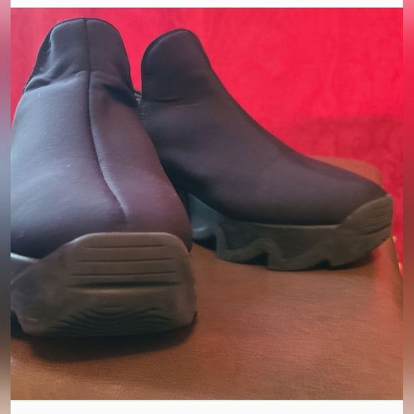 IRI Designed in New York - Picture 8 of 14